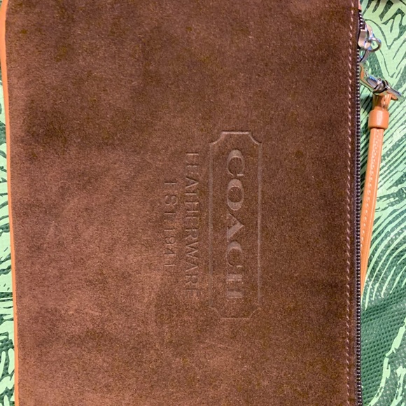 Coach wristlet - Picture 2 of 4